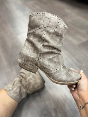 Very G B Don Boot in Taupe